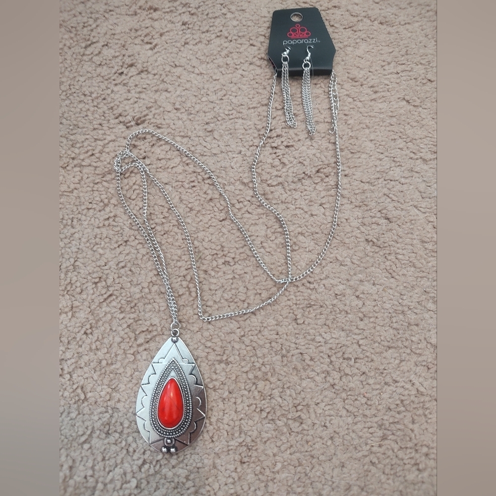 Retired:New In PKG Paparazzi Jewelry Bundle